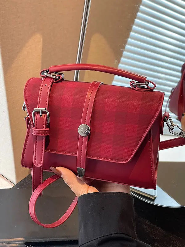 MARLYNN™ - Vintage-Style Small Square Shoulder Crossbody Bag with Contrast Stitching