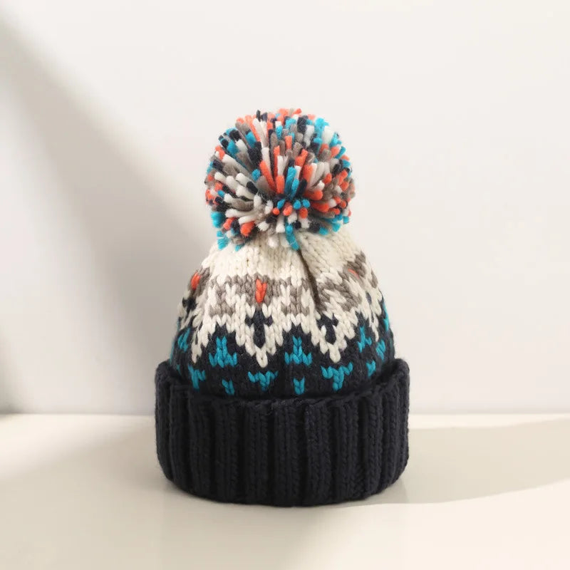 TAMARA™– Cozy Snowflake Pom Beanie